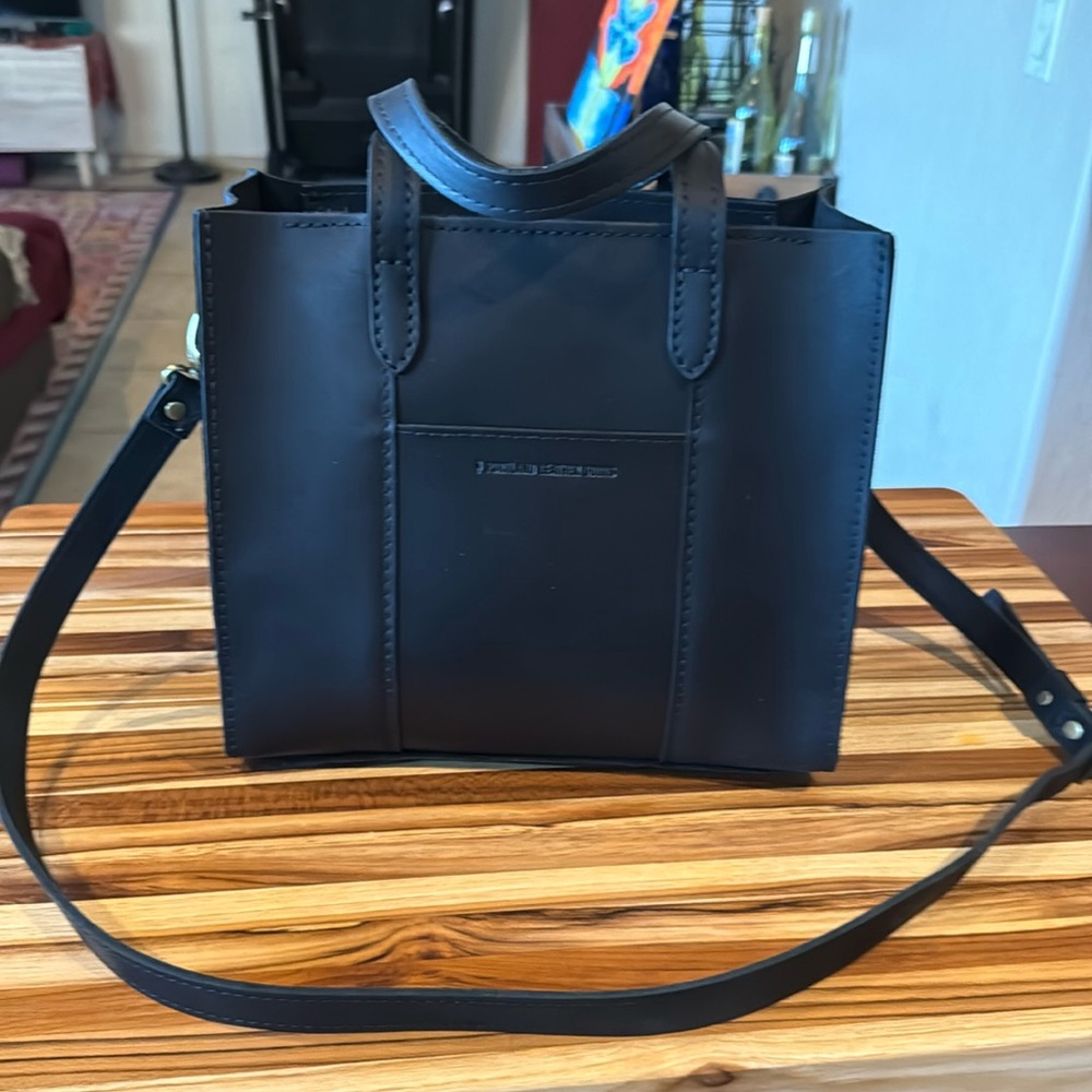 Portland Leather Crossbody Lola